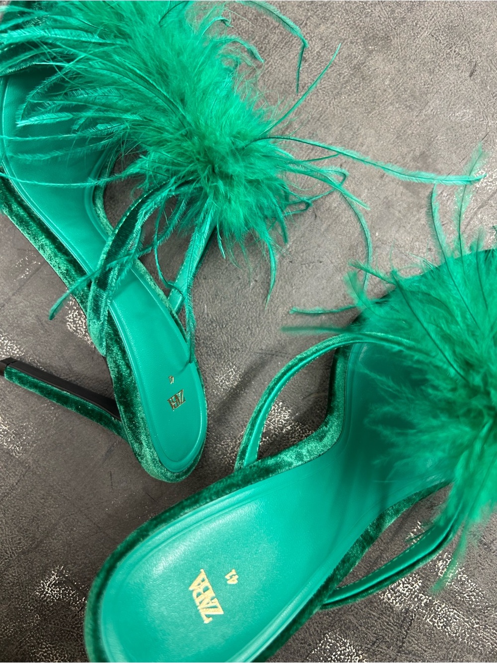 NWT - Zara Emerald Green Feather Slide Heels in Panne Velvet - Picture 2 of 6